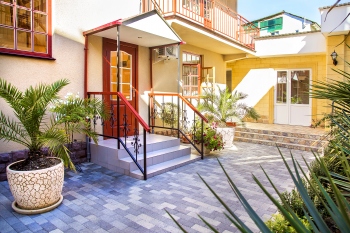 Парадный вход